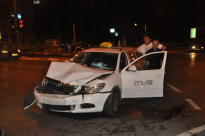 بالصور: 4 إصابات طفيفة بحادث طرق في شارع "هتسيونون" بمدينة اللد 